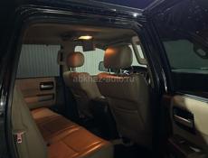 Toyota Sequoia