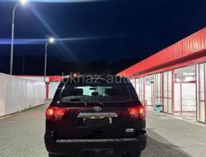 Toyota Sequoia