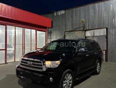 Toyota Sequoia