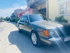 Mercedes-Benz 124
