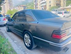 Mercedes-Benz 124