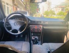Mercedes-Benz 124