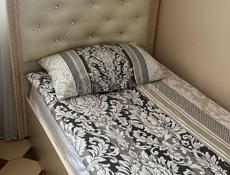 Продам б/у кровати с матрасами