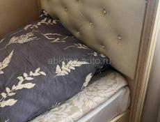 Продам б/у кровати с матрасами