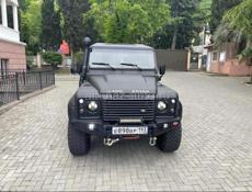 Land Rover 110 Defender