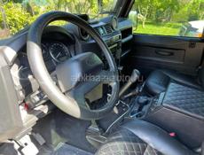 Land Rover 110 Defender