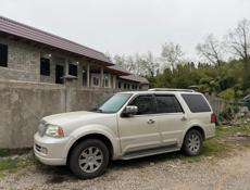 Lincoln Navigator