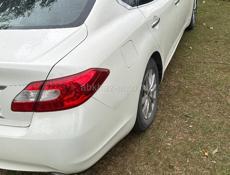 Nissan fuga