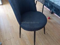 Продаётся стол со стульями 