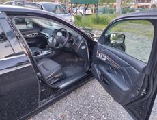 Nissan fuga