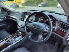 Nissan fuga