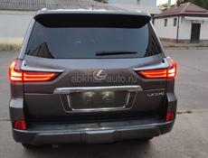 Lexus LX