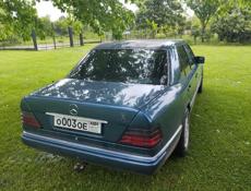 Mercedes-Benz 124