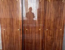 Продаю шкафы в хорошем состоянии по 10000 т каждая 