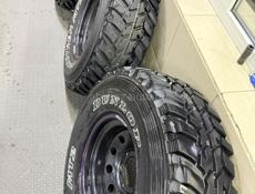 R16 285/75 