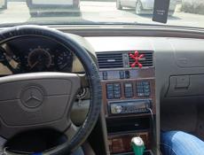 Mercedes-Benz 200-Series
