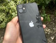 Продам 11 айфон 