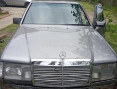 Mercedes-Benz 124