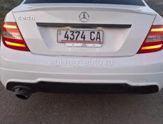 Mercedes-Benz 200-Series