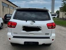 Toyota Sequoia