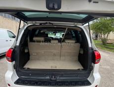 Toyota Sequoia