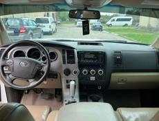 Toyota Sequoia