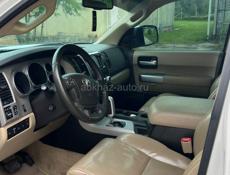 Toyota Sequoia