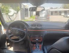 Mercedes-Benz 200-Series