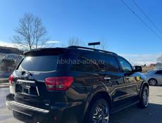 Toyota Sequoia