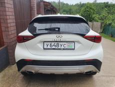 Infiniti Q30