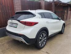Infiniti Q30