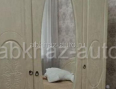 Недорого купим светлую спальню 