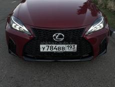 Lexus IS