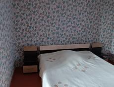 Сдаются комнаты в частном доме двух спальные кровати кондиционер вай тумбочки и всё не обходимое имеется сан узел отдельно 
