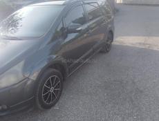 Mitsubishi Grandis
