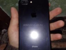 Продаю телефон айфон 7+