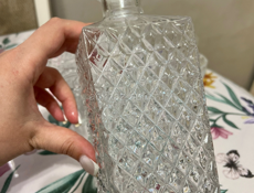 Хрустальный шторы и рюмки