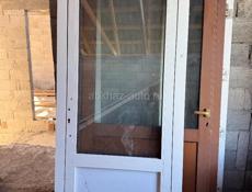 Срочно продаются 3 двери алюменевые 
