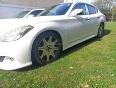 Nissan fuga