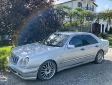 Mercedes-Benz E-Класс