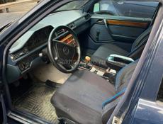 Mercedes-Benz 124