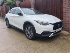 Infiniti Q30