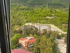 Уютная двухкомнатная квартира в центре Гагры 