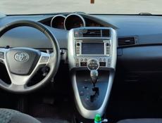 Toyota Ipsum