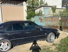 Mercedes-Benz 200-Series