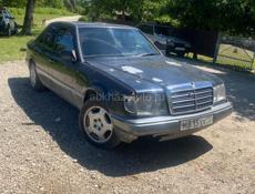 Mercedes-Benz 124