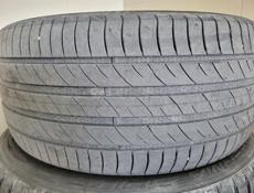245 40 R18 одна штука 