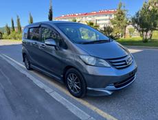 Honda FR-V