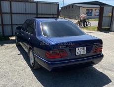 Mercedes-Benz E-Класс