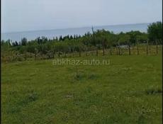 Продаю участок 25 соток земли от моря 700 м. (Золотой берег)